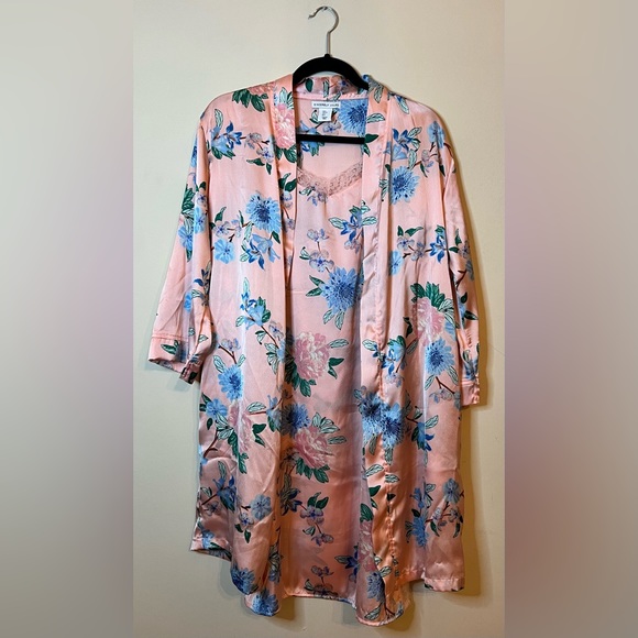Pink Floral Night Gown & Robe - Picture 2 of 4